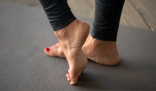 9 exercices de soulagement de la douleur des pieds - inphysiofr