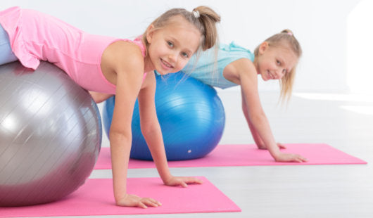 Balle sauteuse pour enfants - Planche d'équilibre rebondissante - Pour  adultes et enfants - Pour exercices de fitness, jeu d'exercices à la maison  - Vert : : Sports et Loisirs