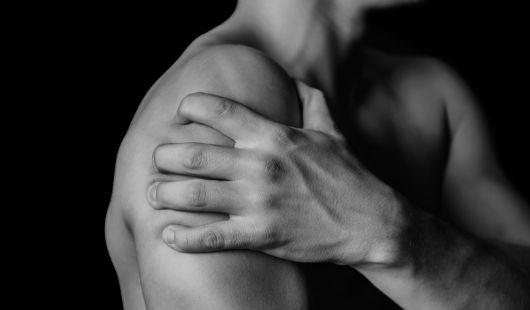 Comment soulager les douleurs dans les bras la nuit ?
