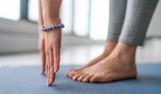 Le Vinyasa yoga : entre yoga traditionnel et sport à part entière