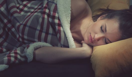 Oreiller rafraîchissant en mousse à mémoire de forme : Dormir au frais malgré les sueurs nocturnes