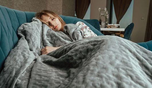 les couvertures lestées - troubles du sommeil 